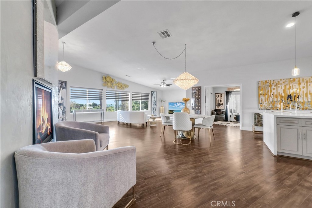 MLS #OC25263612 image #14