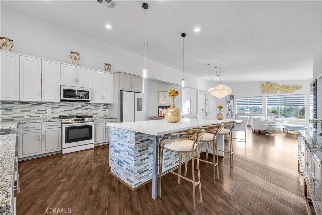 MLS #OC25263612 image #19