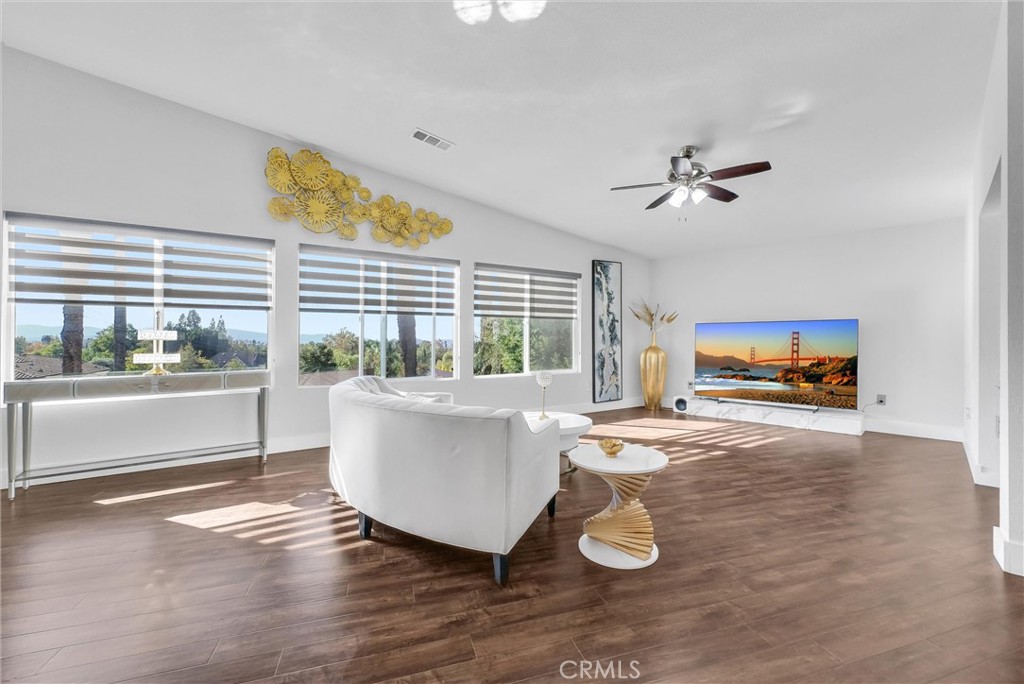 MLS #OC25263612 image #5