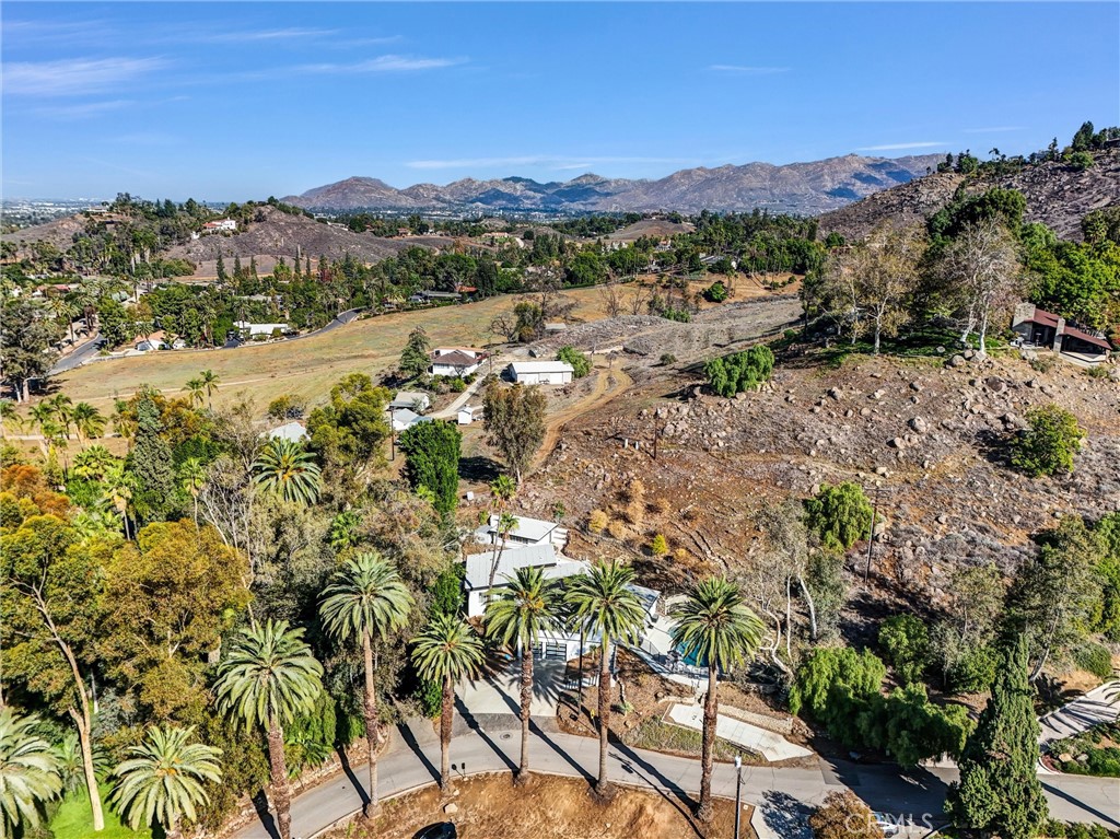 MLS #OC25263612 image #54