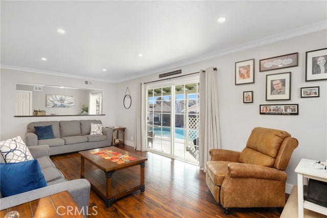 MLS #OC25263640 image #5