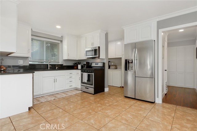 MLS #OC25263640 image #6