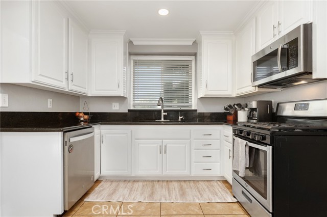 MLS #OC25263640 image #7