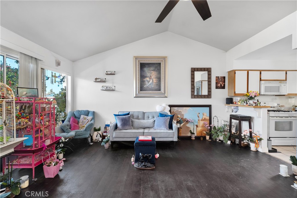 MLS #OC25263675 image #10