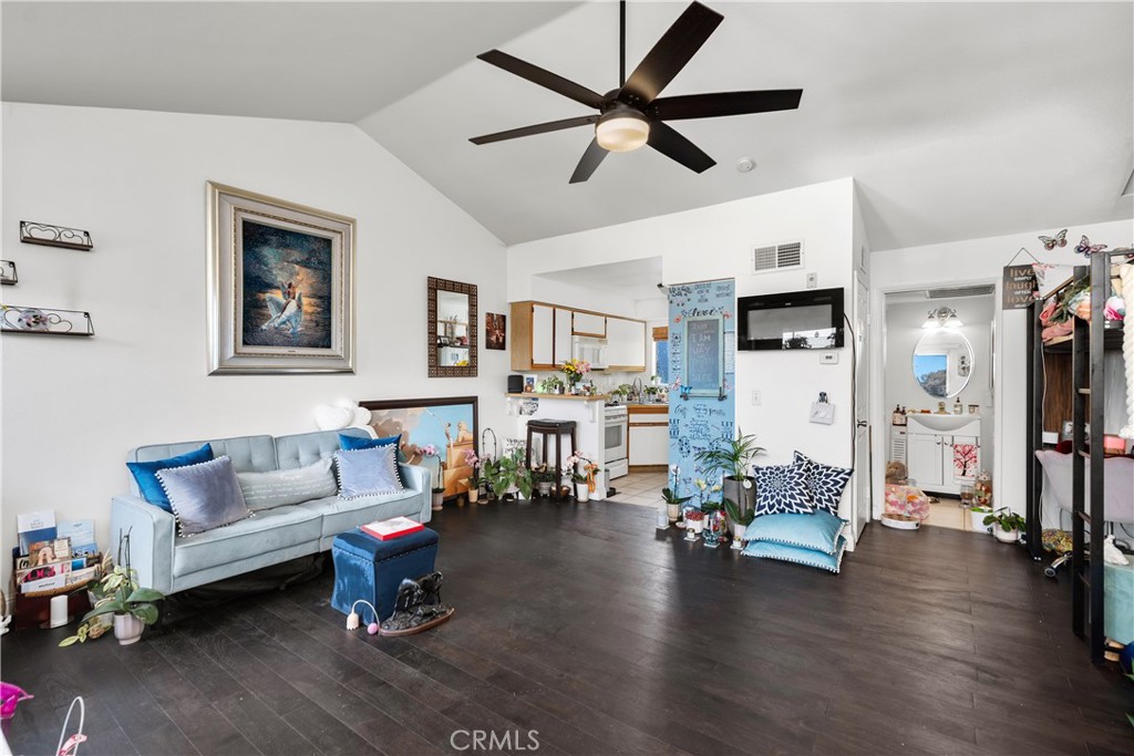 MLS #OC25263675 image #6