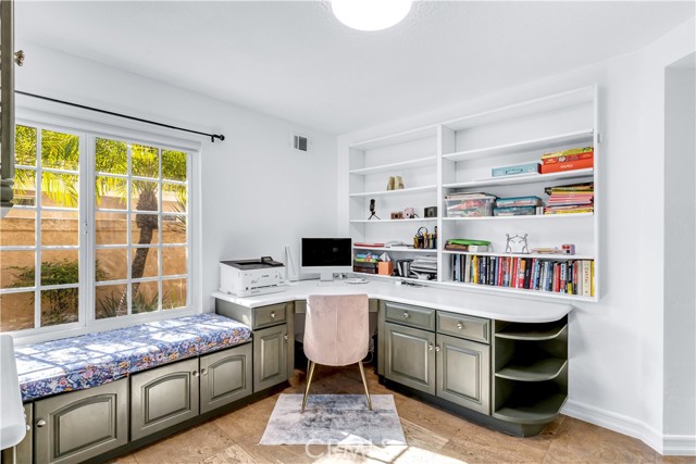 MLS #OC25263723 image #10