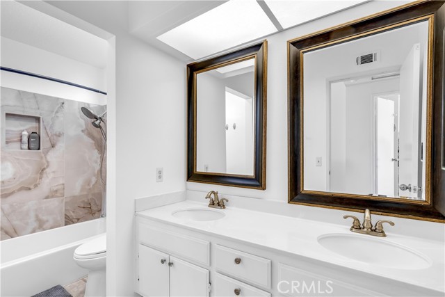 MLS #OC25263723 image #27