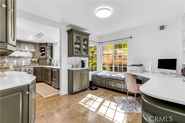 MLS #OC25263723 image #9