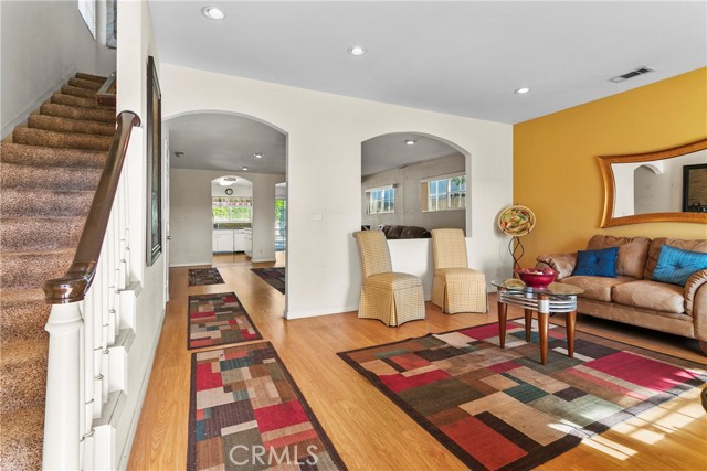 MLS #OC25263751 image #1