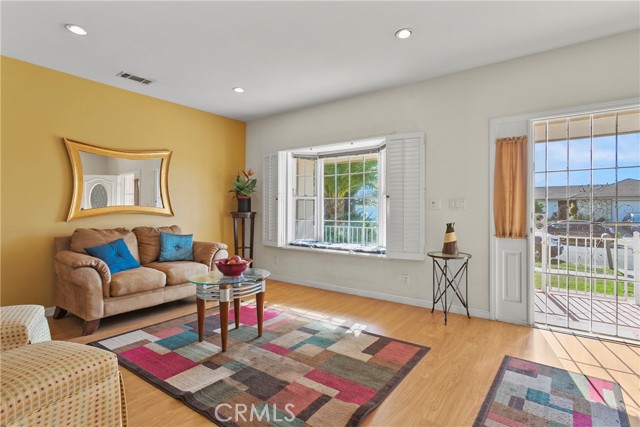 MLS #OC25263751 image #2