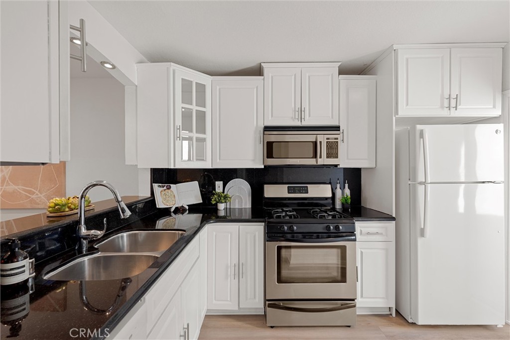 MLS #OC25263757 image #18