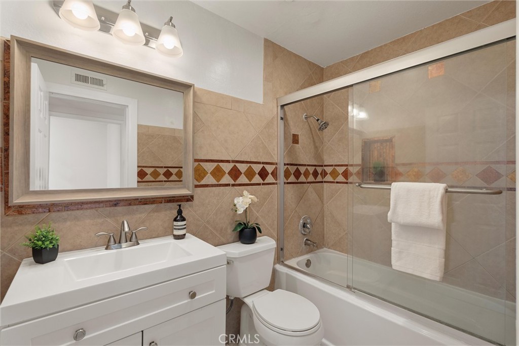 MLS #OC25263757 image #23