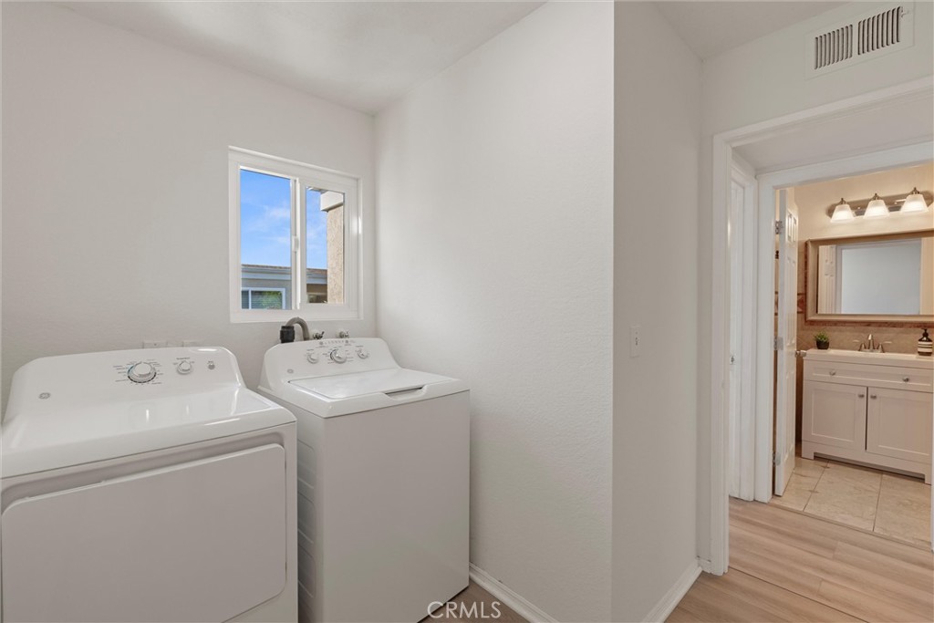 MLS #OC25263757 image #24