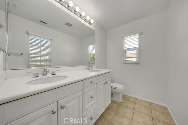 MLS #OC25263780 image #24