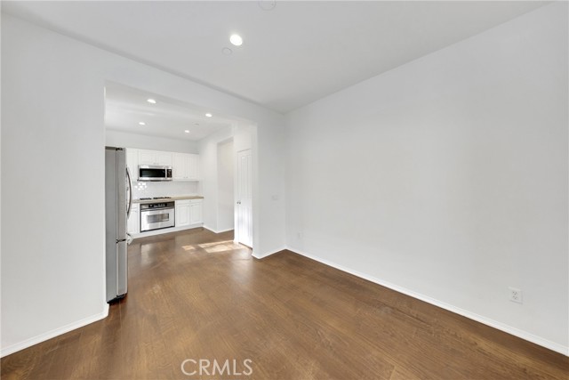 MLS #OC25263780 image #8