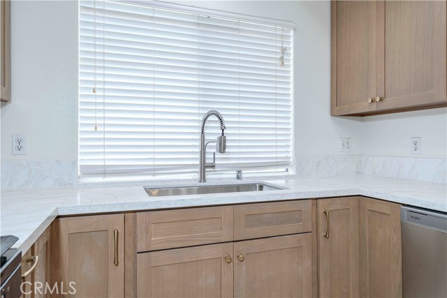 MLS #OC25263837 image #10