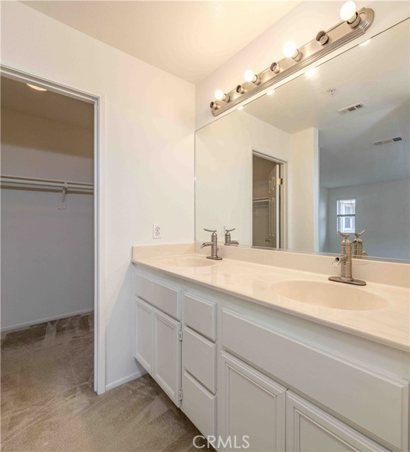 MLS #OC25263837 image #16