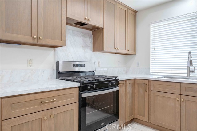 MLS #OC25263837 image #9