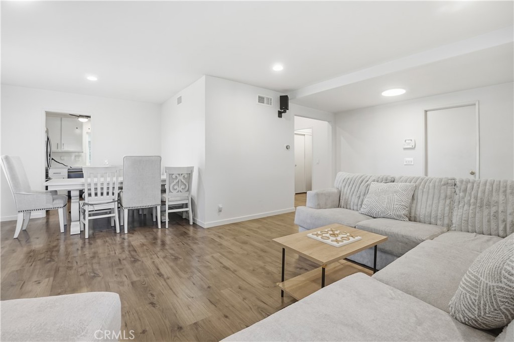 MLS #OC25263861 image #10