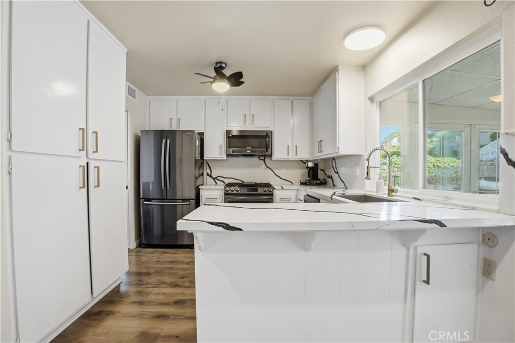 MLS #OC25263861 image #11