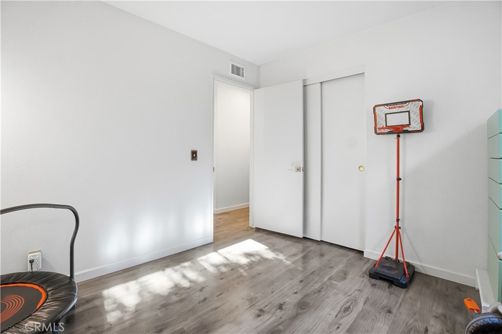 MLS #OC25263861 image #23