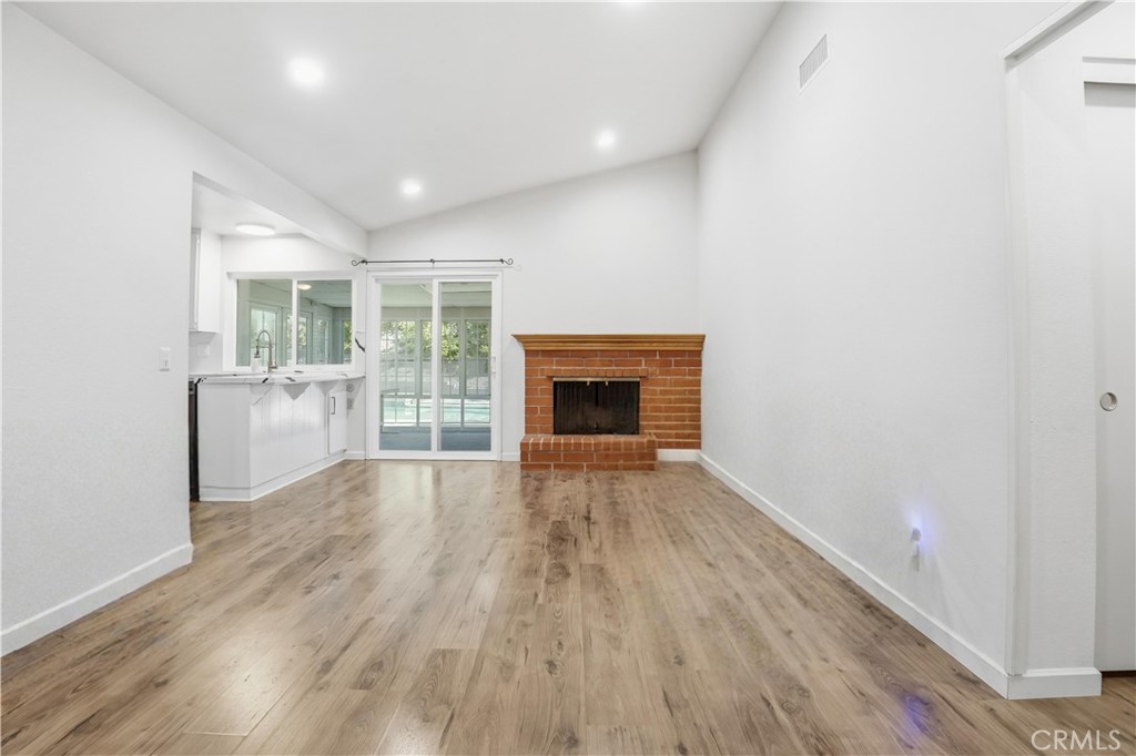 MLS #OC25263861 image #8