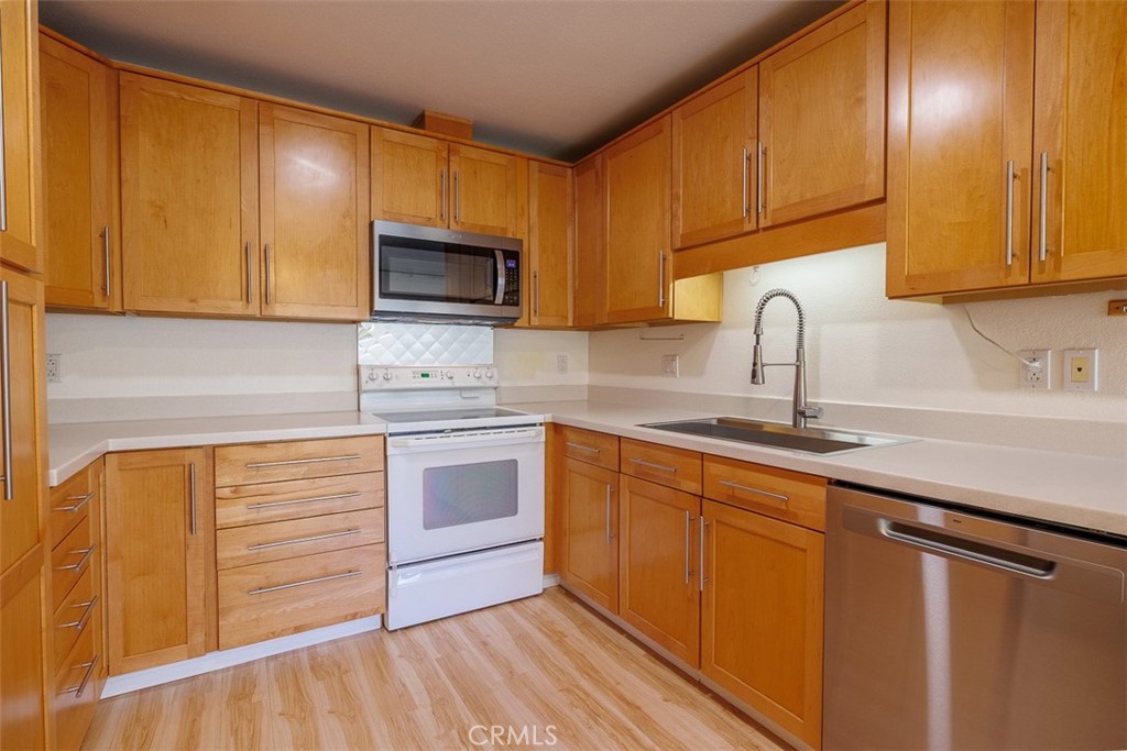 MLS #OC25263886 image #11