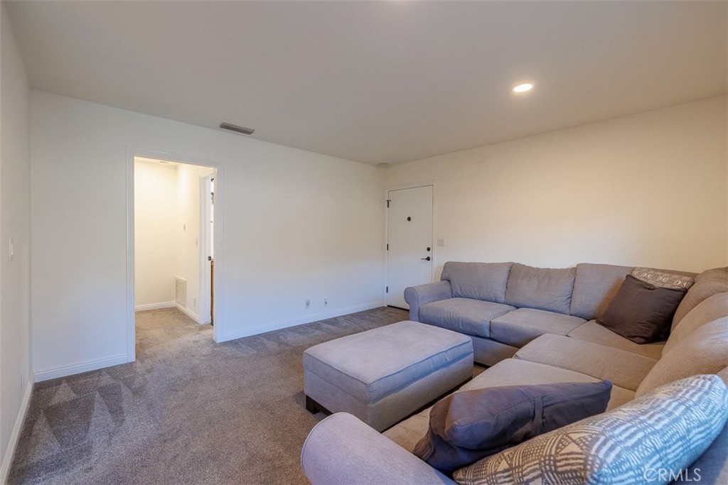 MLS #OC25263886 image #5