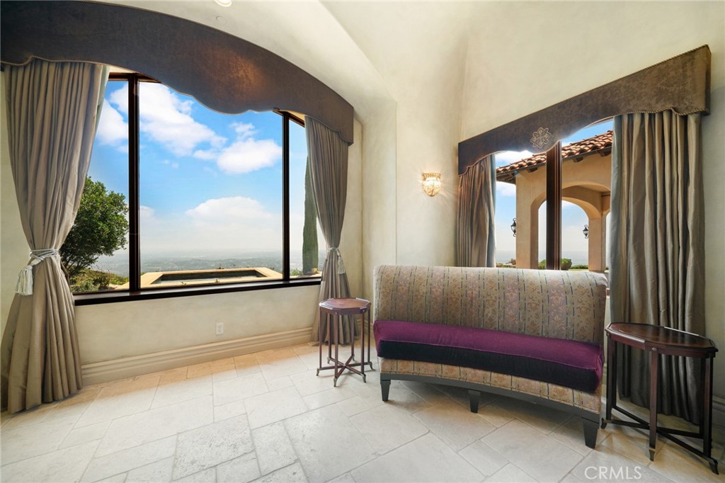 MLS #OC25263899 image #32