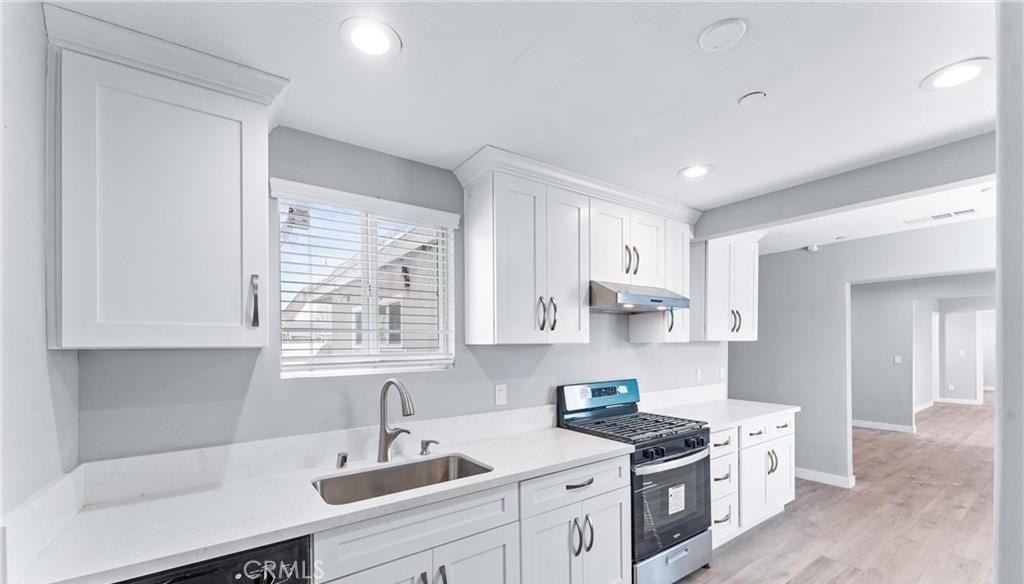 MLS #OC25263915 image #1