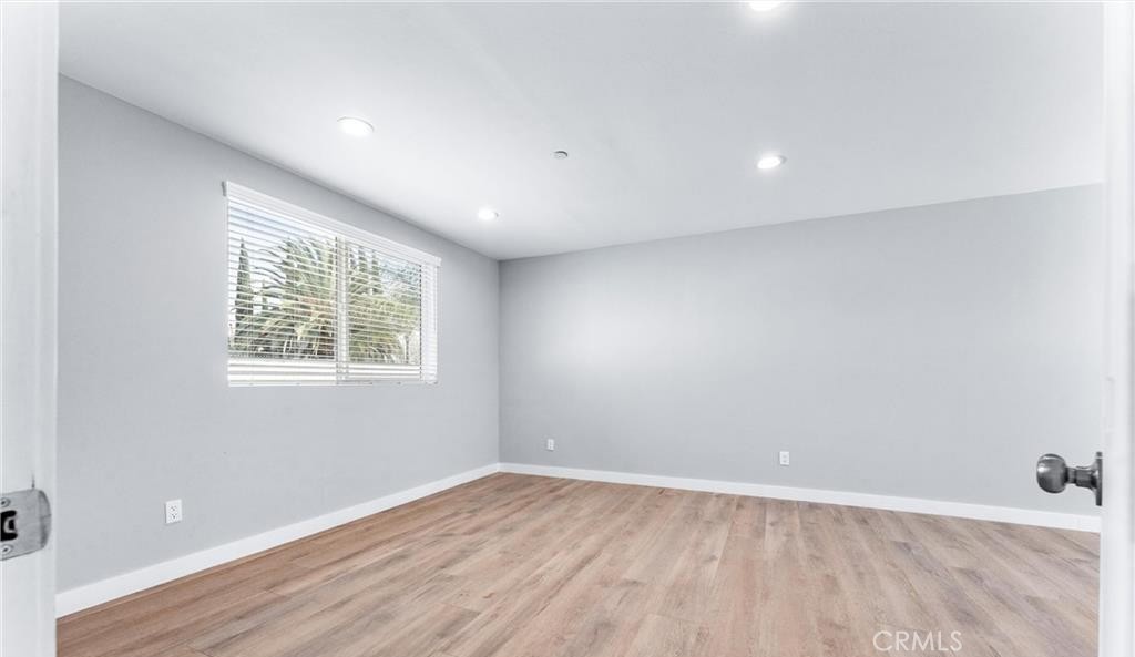 MLS #OC25263915 image #4