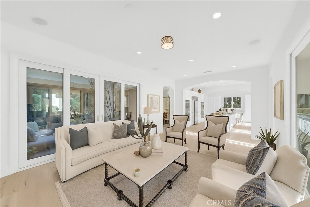 MLS #OC25263952 image #24