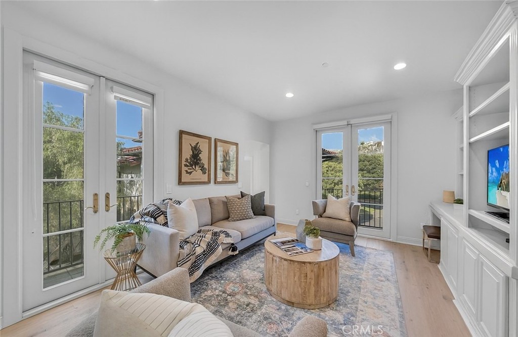 MLS #OC25263952 image #30