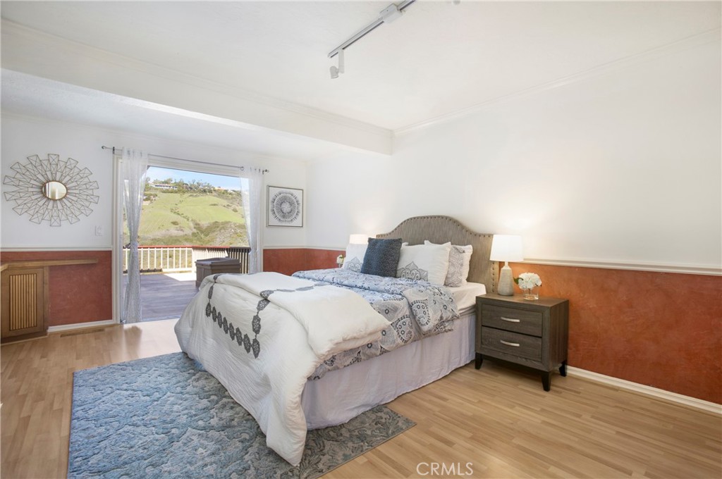 MLS #OC25263981 image #12