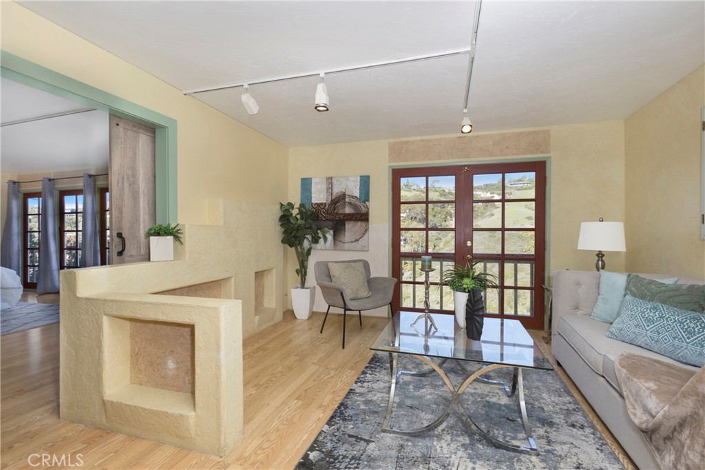 MLS #OC25263981 image #13