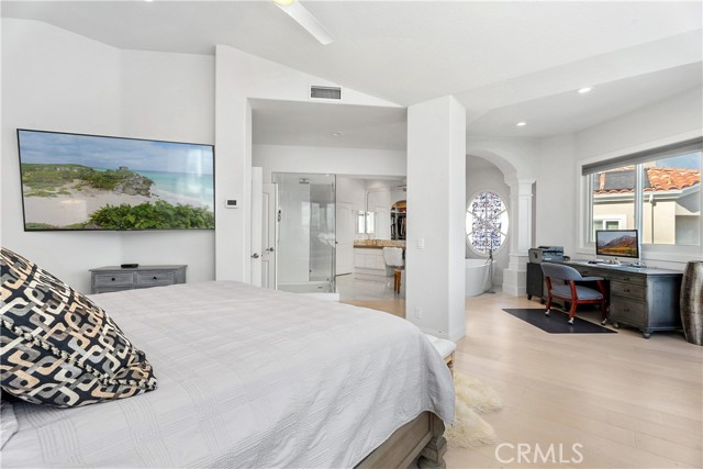 MLS #OC25264009 image #24