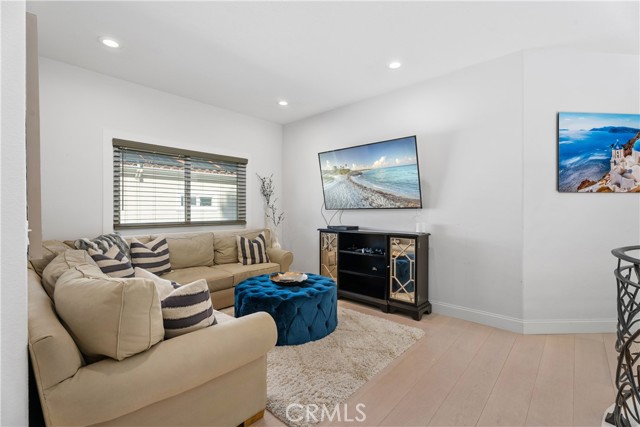 MLS #OC25264009 image #31