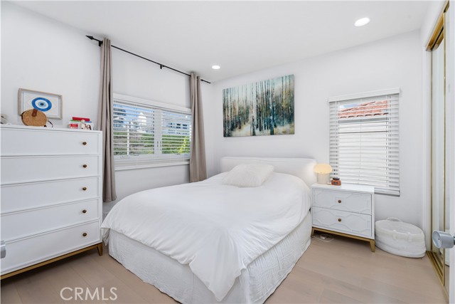 MLS #OC25264009 image #34