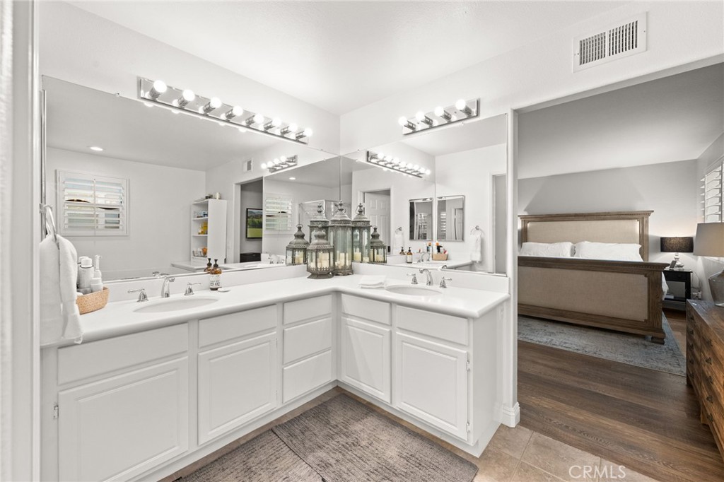 MLS #OC25264021 image #34