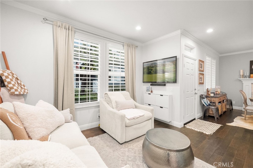 MLS #OC25264021 image #5