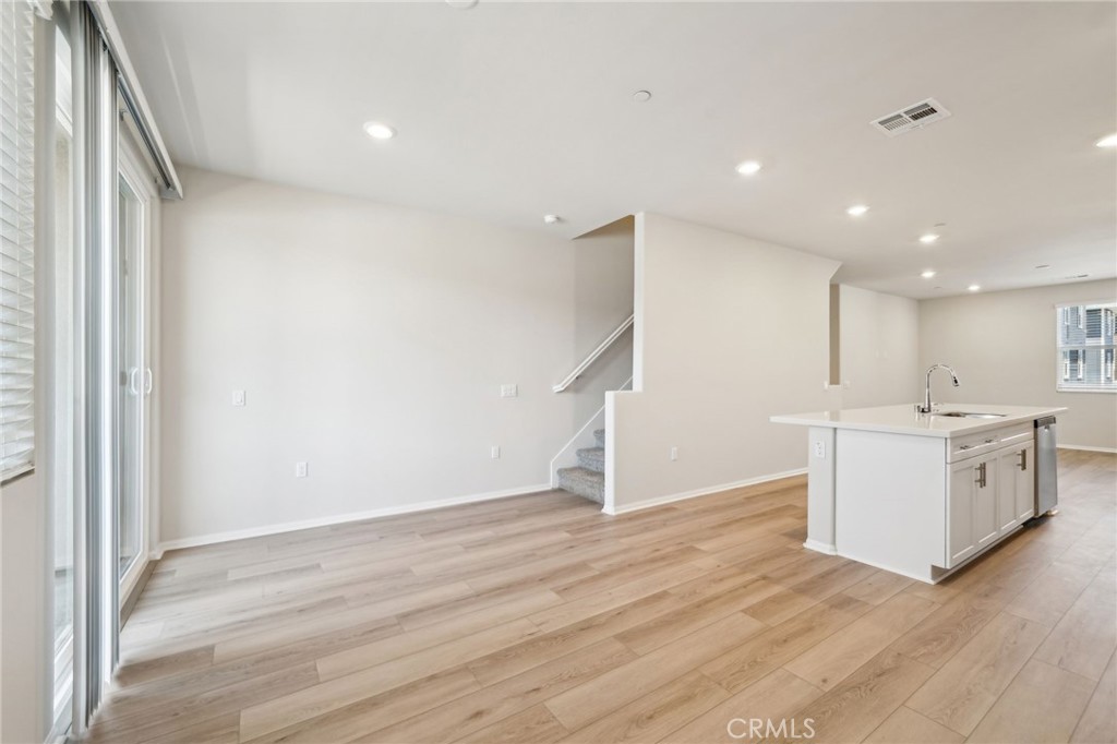 MLS #OC25264031 image #10