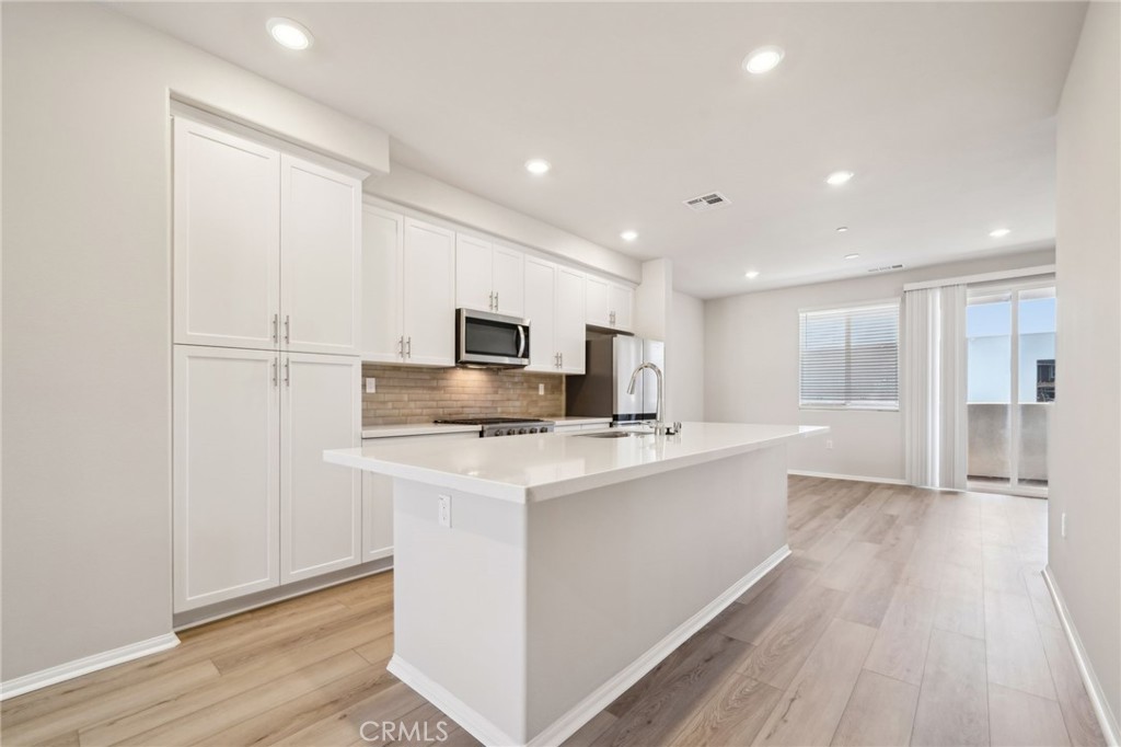 MLS #OC25264031 image #13