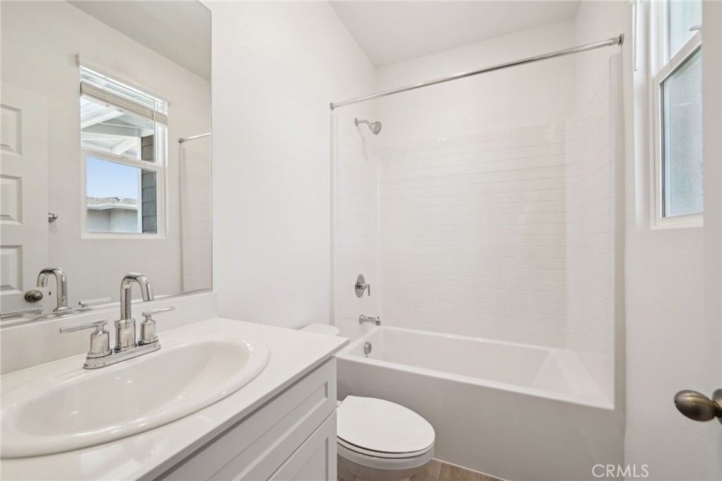 MLS #OC25264031 image #38