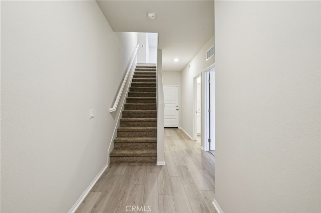 MLS #OC25264031 image #5