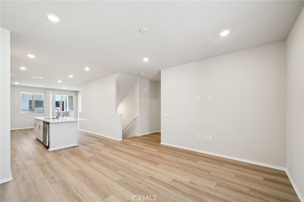 MLS #OC25264031 image #8