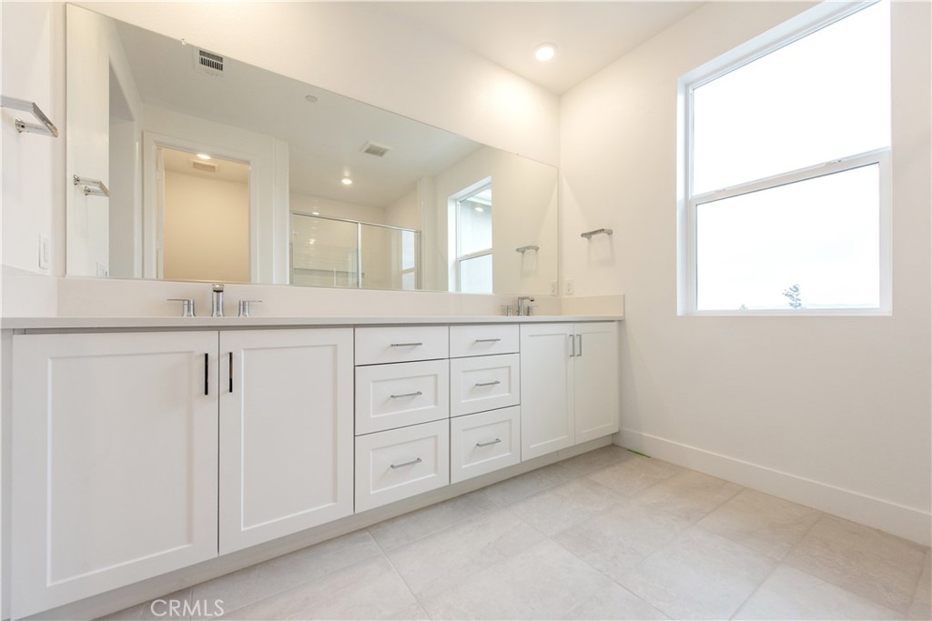 MLS #OC25264036 image #13