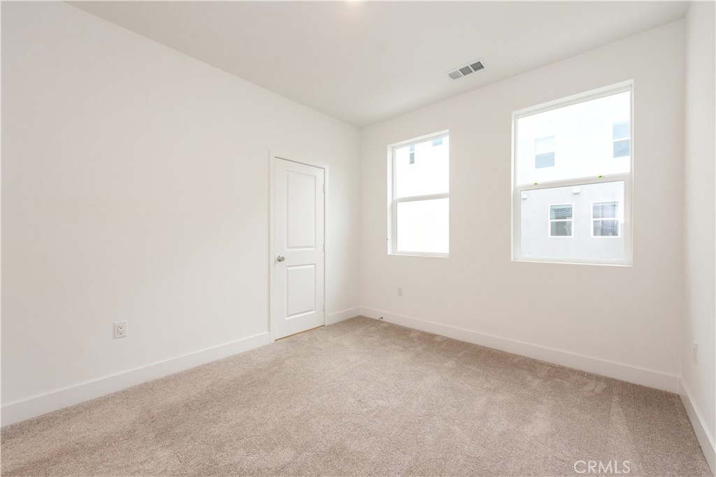 MLS #OC25264036 image #17