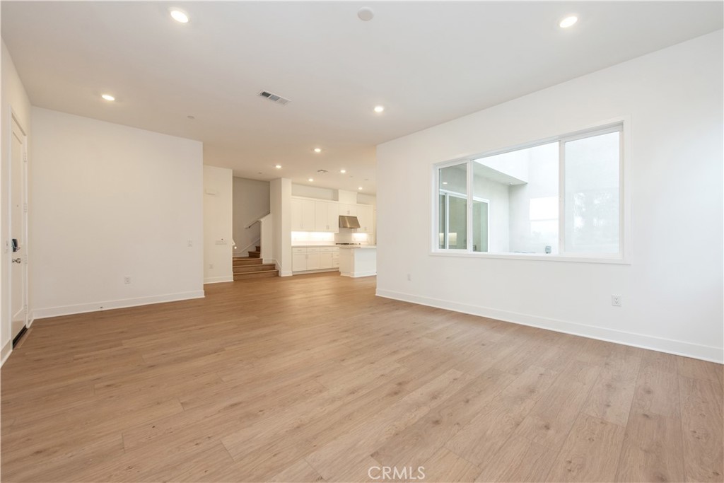 MLS #OC25264036 image #5