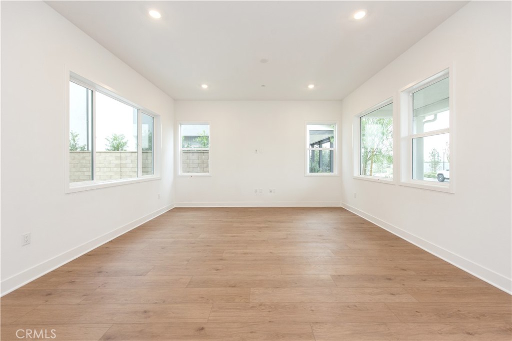 MLS #OC25264036 image #7