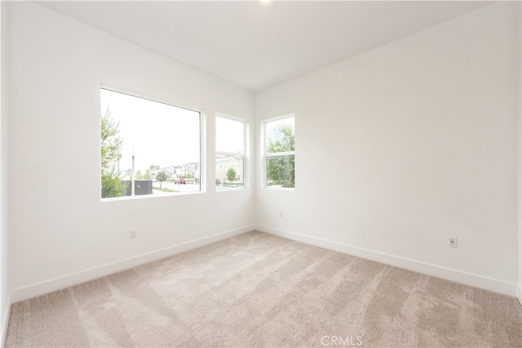 MLS #OC25264036 image #9